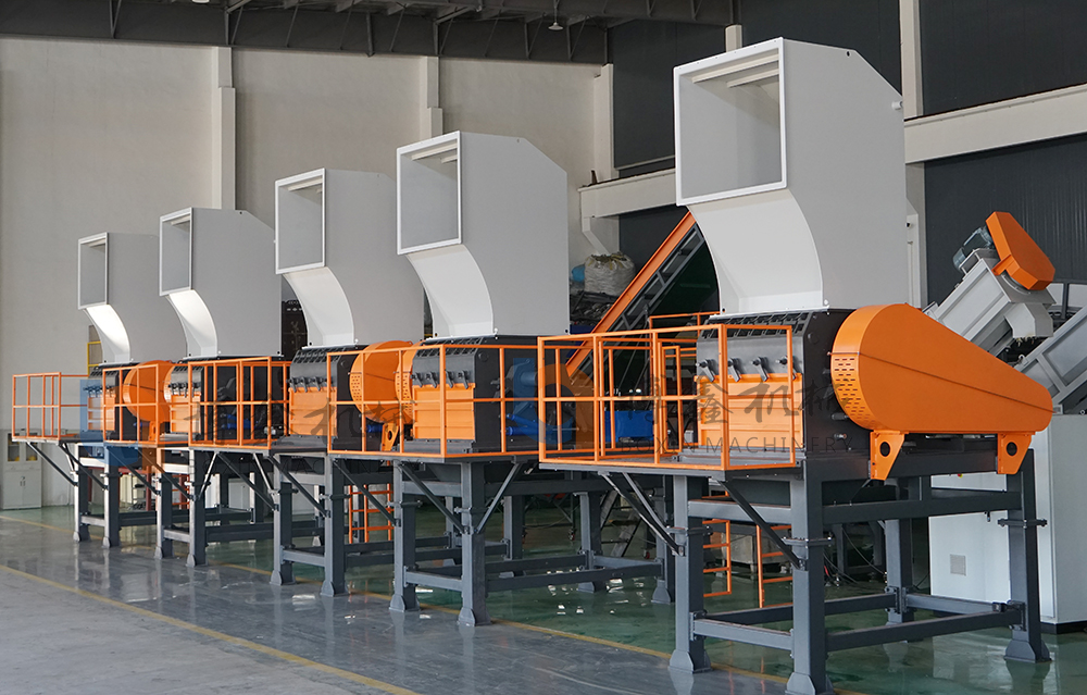 Plastic crusher machine